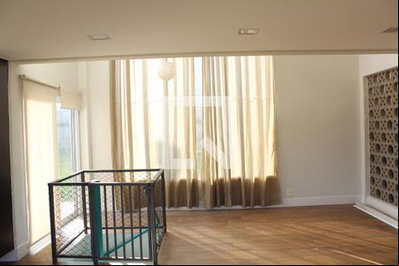  Sala de casa de condomínio para alugar com 3 quartos, 300m² em Jardim Colibri, Cotia