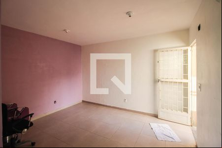 Sala de casa para alugar com 5 quartos, 180m² em Centro, Nova Iguaçu