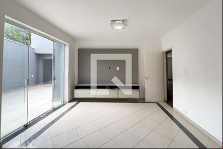 Sala de TV de casa à venda com 6 quartos, 297m² em Jardim Maria Adelaide, São Bernardo do Campo