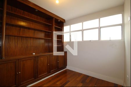 Sala de TV de apartamento para alugar com 3 quartos, 183m² em Itaim Bibi, São Paulo