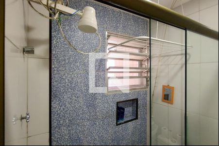 Banheiro de kitnet/studio para alugar com 0 quarto, 42m² em Guilhermina, Praia Grande