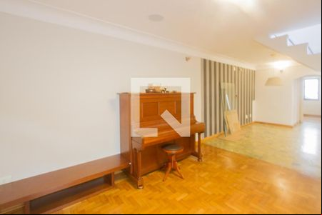 Sala de casa para alugar com 4 quartos, 300m² em Brooklin, São Paulo