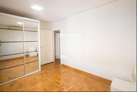 Quarto 1 de casa para alugar com 4 quartos, 300m² em Brooklin, São Paulo