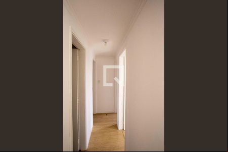 Corredor de apartamento para alugar com 3 quartos, 69m² em Taboão, Diadema