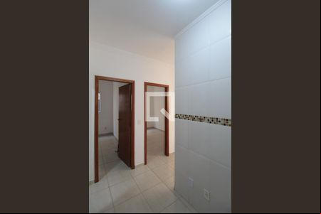 Corredor  de apartamento para alugar com 2 quartos, 40m² em Jaqueline, Belo Horizonte