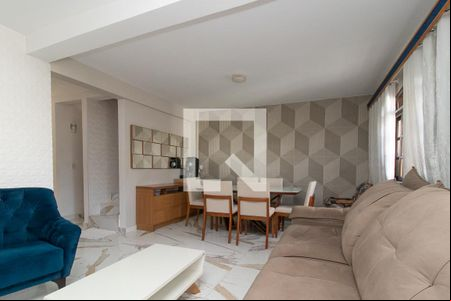 Sala de casa para alugar com 4 quartos, 136m² em Xaxim, Curitiba