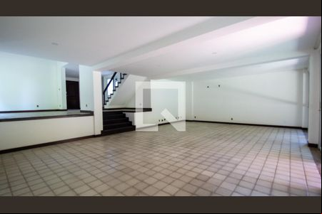 Sala de casa à venda com 4 quartos, 432m² em Barra da Tijuca, Rio de Janeiro