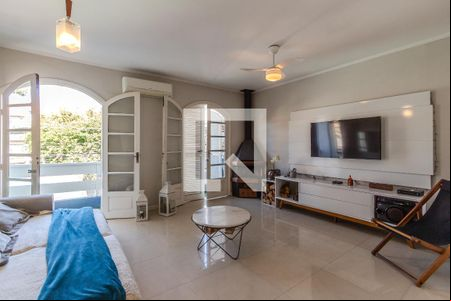 Sala de casa para alugar com 3 quartos, 140m² em Azenha, Porto Alegre