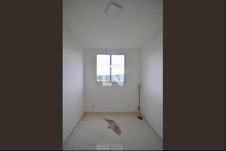 Quarto 1 de apartamento para alugar com 2 quartos, 50m² em Jardim Jasmim, Nova Iguaçu