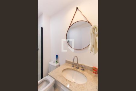 Banheiro de kitnet/studio para alugar com 1 quarto, 25m² em Belenzinho, São Paulo