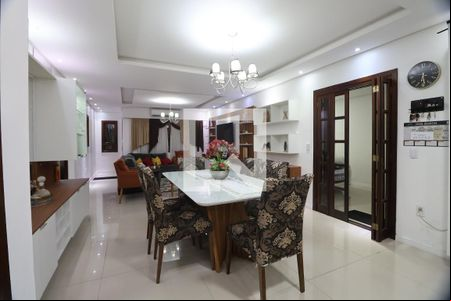 Sala de casa à venda com 3 quartos, 170m² em Fátima, Canoas