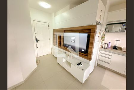 Sala de apartamento para alugar com 2 quartos, 100m² em Jurerê, Florianópolis