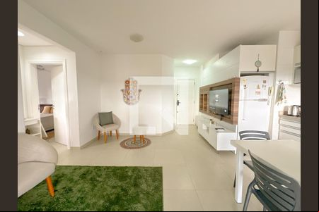 Sala de apartamento para alugar com 2 quartos, 100m² em Jurerê, Florianópolis