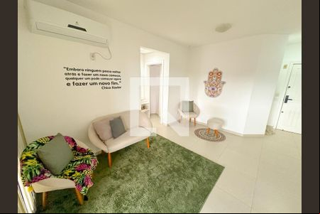 Sala de apartamento para alugar com 2 quartos, 100m² em Jurerê, Florianópolis