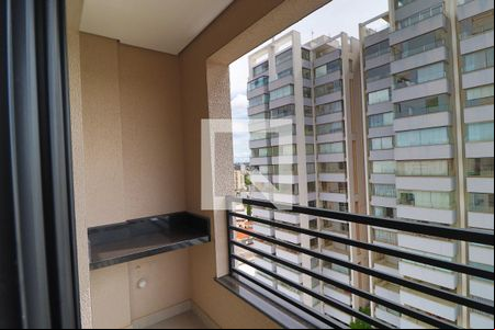 Sacada de apartamento para alugar com 1 quarto, 34m² em Saraiva, Uberlândia