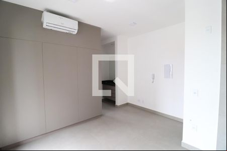 Sala/Cozinha de apartamento para alugar com 1 quarto, 34m² em Saraiva, Uberlândia