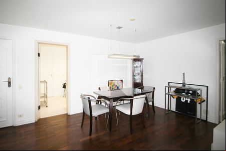 Sala de apartamento à venda com 3 quartos, 126m² em Moema, São Paulo