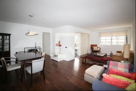 Sala de apartamento à venda com 3 quartos, 126m² em Moema, São Paulo
