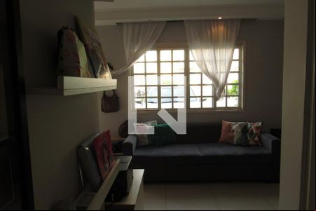 Sala de casa de condomínio para alugar com 2 quartos, 116m² em Santa Maria, Osasco