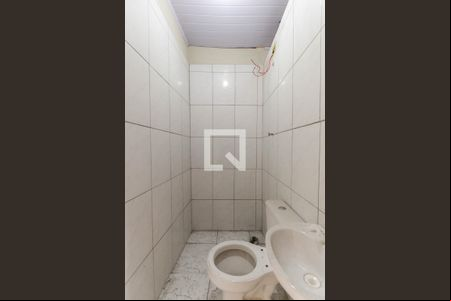 Banheiro de kitnet/studio para alugar com 1 quarto, 19m² em Itaquera, São Paulo