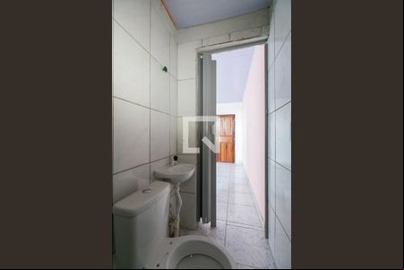 Banheiro  de kitnet/studio para alugar com 1 quarto, 19m² em Itaquera, São Paulo