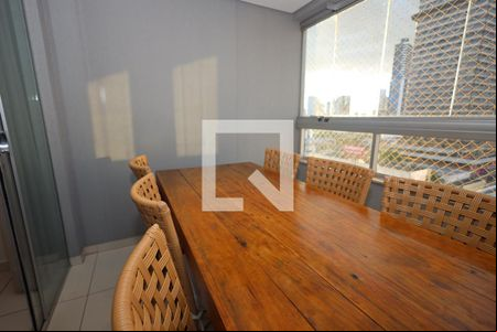 Sala de apartamento para alugar com 2 quartos, 90m² em Setor Bueno, Goiânia