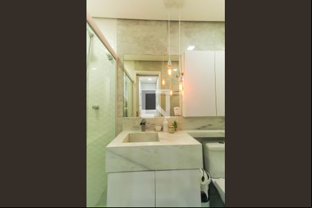 Banheiro da Suíte 1 de casa de condomínio à venda com 3 quartos, 240m² em Vila Invernada, São Paulo