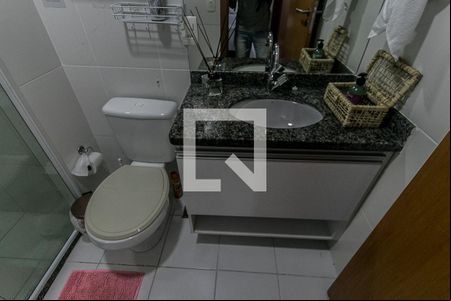 Banheiro de apartamento para alugar com 1 quarto, 54m² em Caminho das Árvores, Salvador
