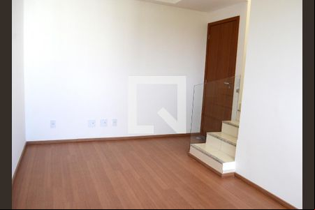 Sala de apartamento para alugar com 2 quartos, 85m² em Pousada Santo Antonio, Belo Horizonte