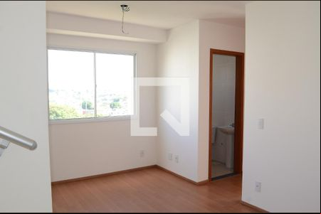 Sala de apartamento para alugar com 2 quartos, 85m² em Pousada Santo Antonio, Belo Horizonte