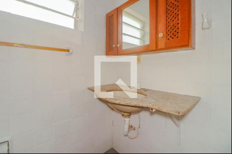 Banheiro de apartamento para alugar com 1 quarto, 51m² em Jardim Dona Leopoldina, Porto Alegre