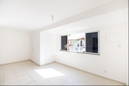 Sala de casa de condomínio para alugar com 2 quartos, 88m² em Campo Grande, Rio de Janeiro
