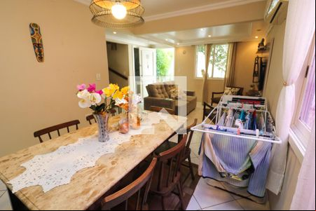 Sala de casa de condomínio à venda com 3 quartos, 115m² em Tristeza, Porto Alegre