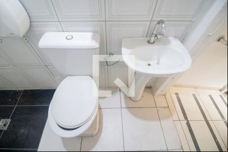 Banheiro de kitnet/studio para alugar com 1 quarto, 25m² em Angola, Betim