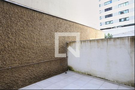 Varanda de kitnet/studio para alugar com 1 quarto, 35m² em Funcionários, Belo Horizonte
