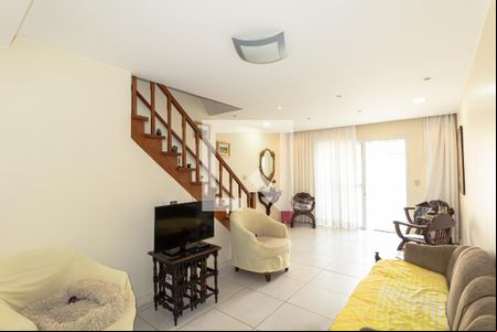 Sala de casa para alugar com 2 quartos, 120m² em Vila Nova Conceição, São Paulo
