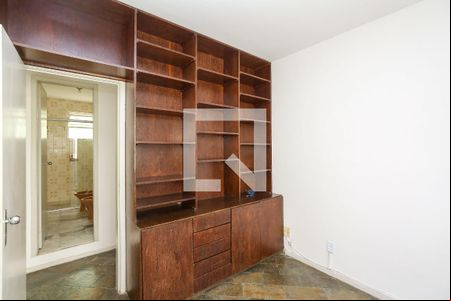 Quarto 1 de apartamento para alugar com 3 quartos, 90m² em João Pinheiro, Belo Horizonte