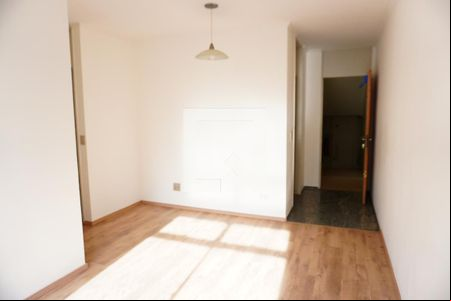 Sala de apartamento para alugar com 3 quartos, 60m² em Brieds, Americana