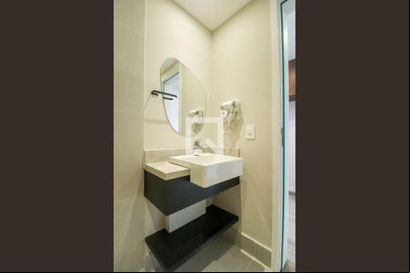 Banheiro de apartamento para alugar com 0 quarto, 30m² em Rio Branco, Porto Alegre