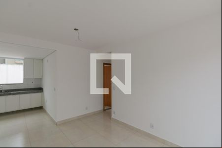 Sala de apartamento para alugar com 3 quartos, 115m² em Heliópolis, Belo Horizonte