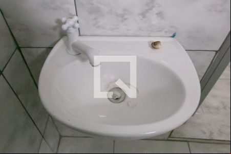 Banheiro de kitnet/studio para alugar com 1 quarto, 40m² em Parada Quinze de Novembro, São Paulo