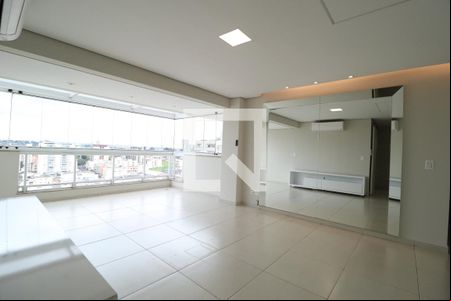 Sala de apartamento para alugar com 2 quartos, 190m² em Patrimônio, Uberlândia