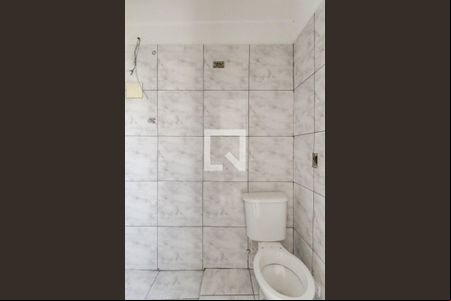 Banheiro de kitnet/studio para alugar com 1 quarto, 11m² em Vila Brasil, São Paulo