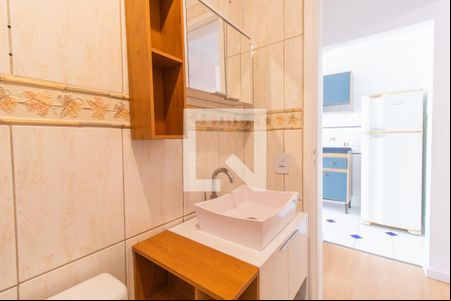 Banheiro de apartamento para alugar com 1 quarto, 44m² em Partenon, Porto Alegre