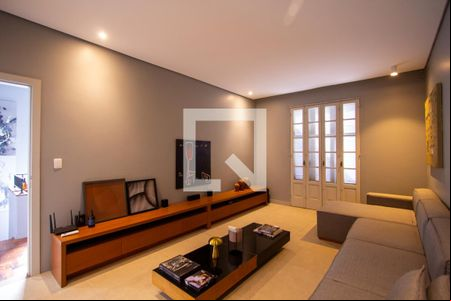 Sala de TV de casa à venda com 5 quartos, 288m² em Santa Rosa, Niterói