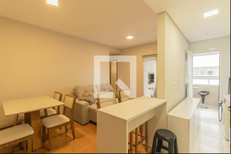 Sala de apartamento para alugar com 2 quartos, 58m² em Novo Mundo, Curitiba