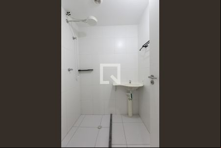 Banheiro de kitnet/studio para alugar com 1 quarto, 32m² em Jardim Helena, São Paulo