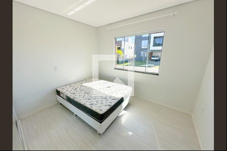 Quarto de casa para alugar com 3 quartos, 159m² em  São João do Rio Vermelho,, Florianópolis