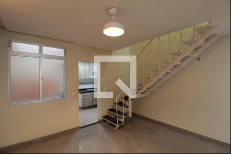 Sala de casa de condomínio para alugar com 2 quartos, 68m² em Castelo, Belo Horizonte