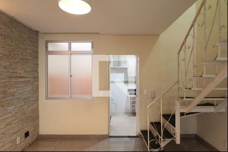 Sala de casa de condomínio para alugar com 2 quartos, 68m² em Castelo, Belo Horizonte